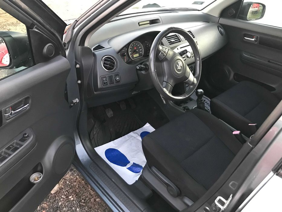 SUZUKI SWIFT 1.3 benzyna 2008r. 2 sztuki Instalacja Gazowa do 2031r.