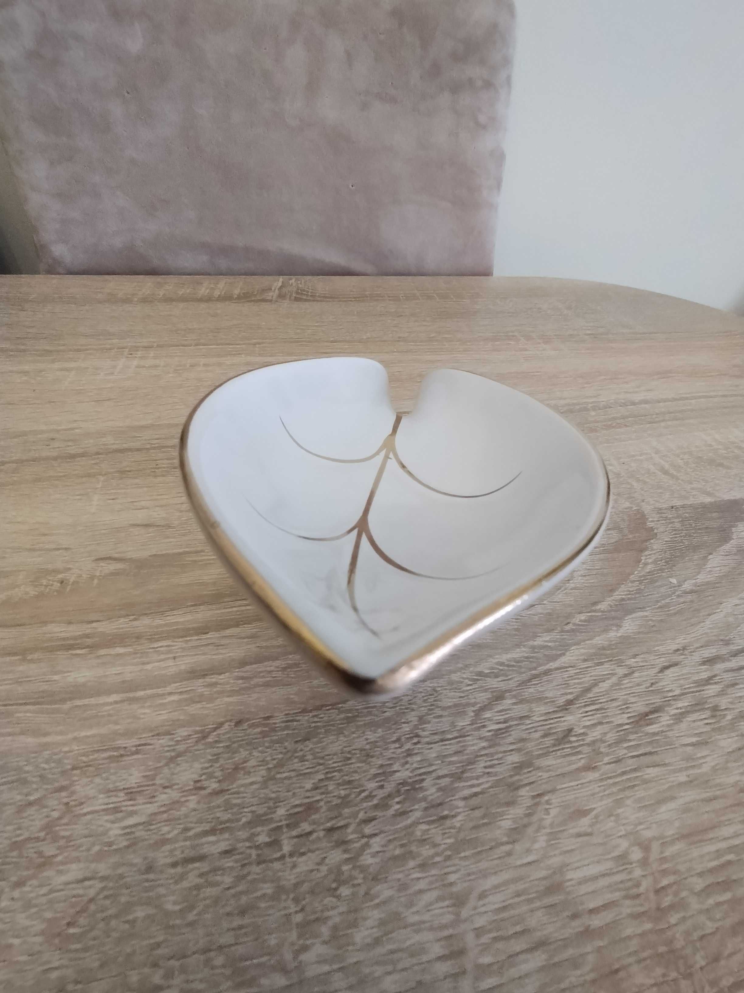 Ceramiczna mydelniczka samoodpływowa biało-złota