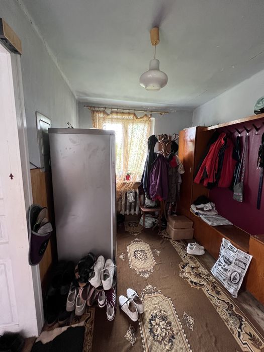 Будинок цегляний, газ, великий сад, гараж, господарські споруди