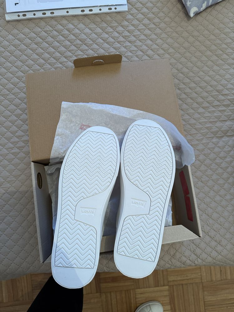Sapatilhas Levi’s Novas