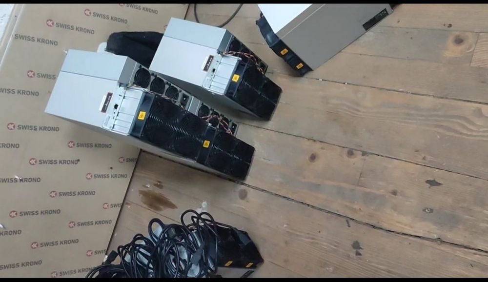 Asic S19, 90-130Th/s, 3250 Вт, SHA-256, 126чипов, алюминиевых платах