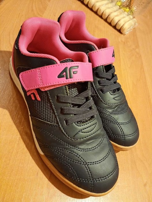 4F buty bardzo dobry stan