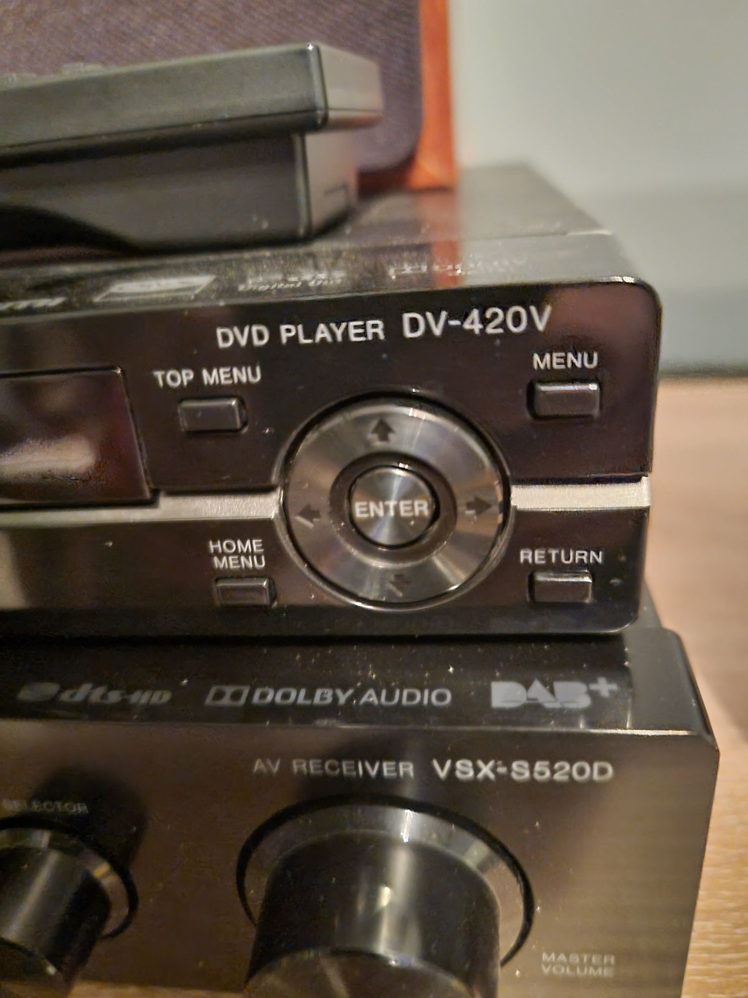 Amplituner  5.1 Pioneer VSX 520 D oraz DVD V 420V( kino domowe )