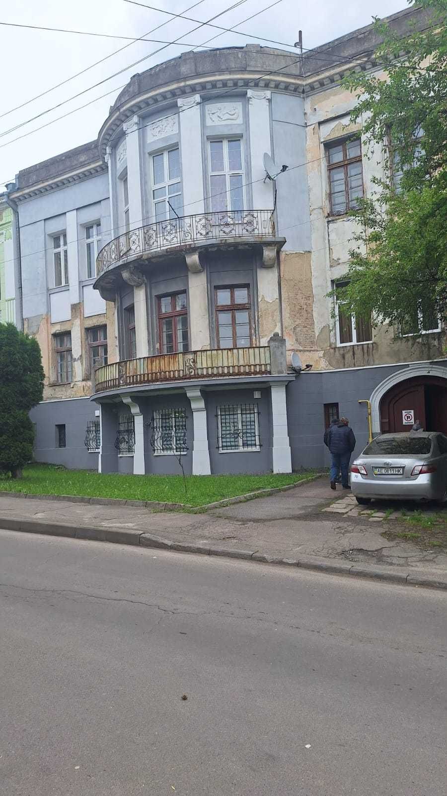 Трикімнатна квартира у центрі м. Дрогобич