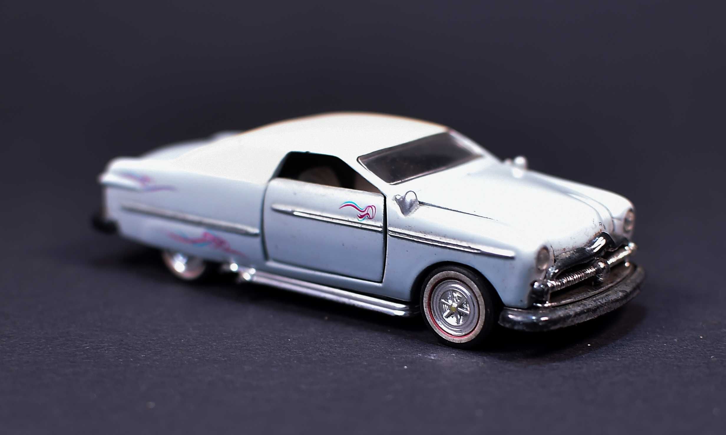 Samochodzik # Ford Custom Street Scale 1/38 Tins Toys