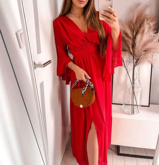 Czerwona sukienka z długim rękawem pasek z klamrą lou tilda