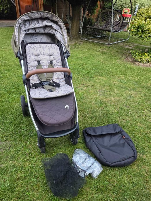 Wózek spacerowy Petite&Mars model Royal