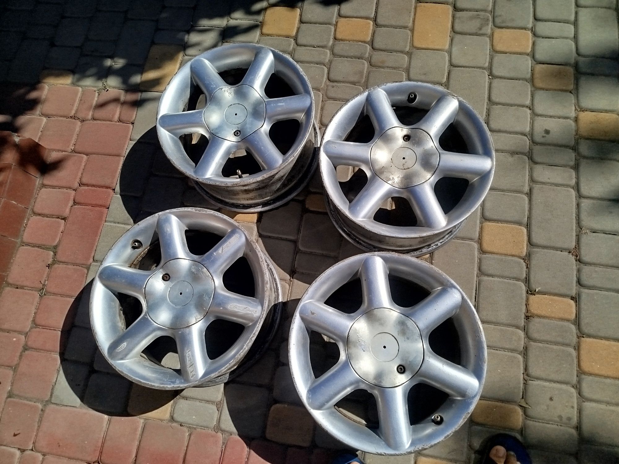 Продам диски р 15 4/100
