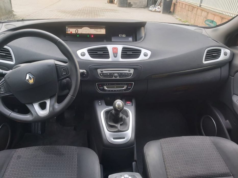 Renault megane scenic 2010