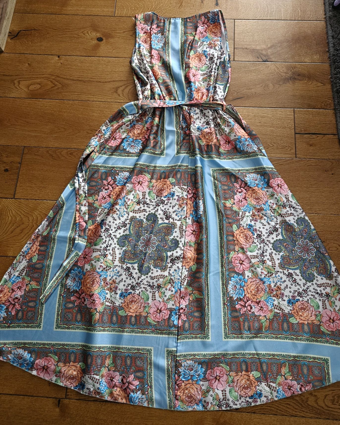 OBNIŻKA - Sukienka maxi w kwiaty rozmiar uniwersalny