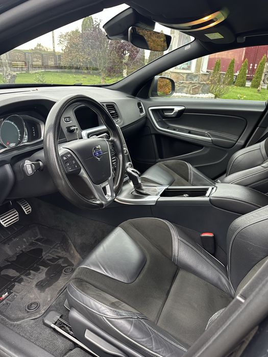 Volvo V60 2.0 D3 R-DESIGN
