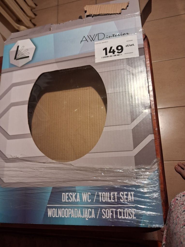 Wolnoopadająca deska sedesowa