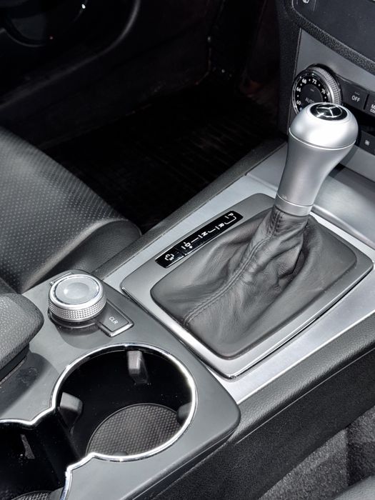 Мерседес с300 99350км, 2 власники.