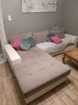 Sofa wraz z poduszkami