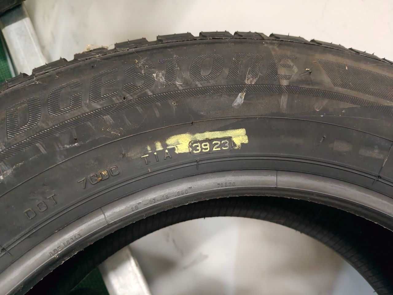 Komplet opon zimowych 18" Bridgestone LM-80 EVO 235/60 R18 103H MO