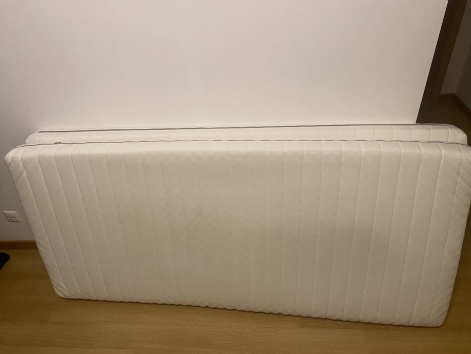 Colchão IKEA usado