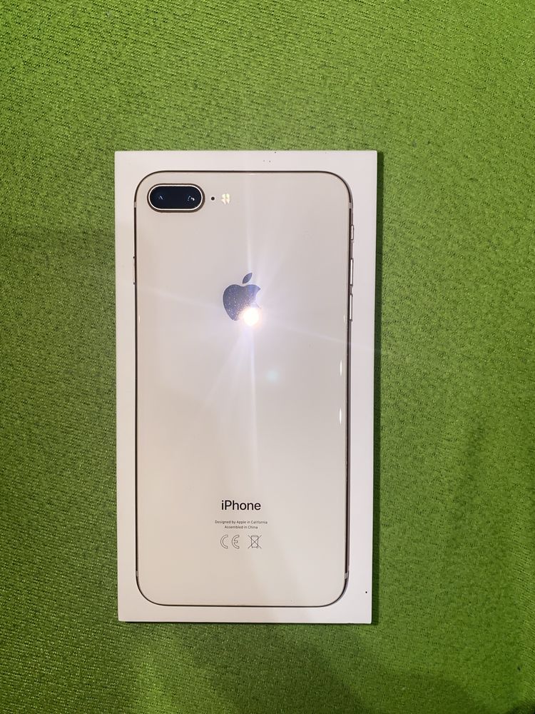 iPhone 8 plus 64gb com caixa