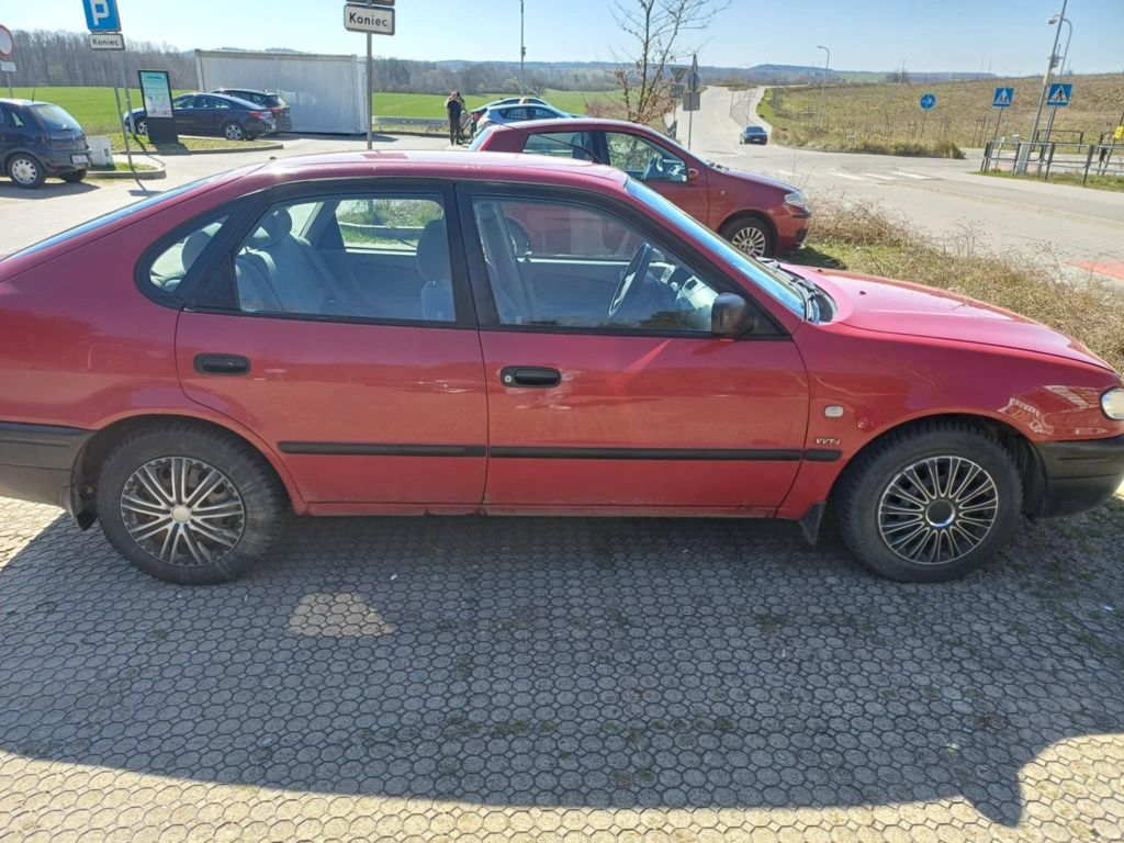 Sprzedam Toyotę Corollę