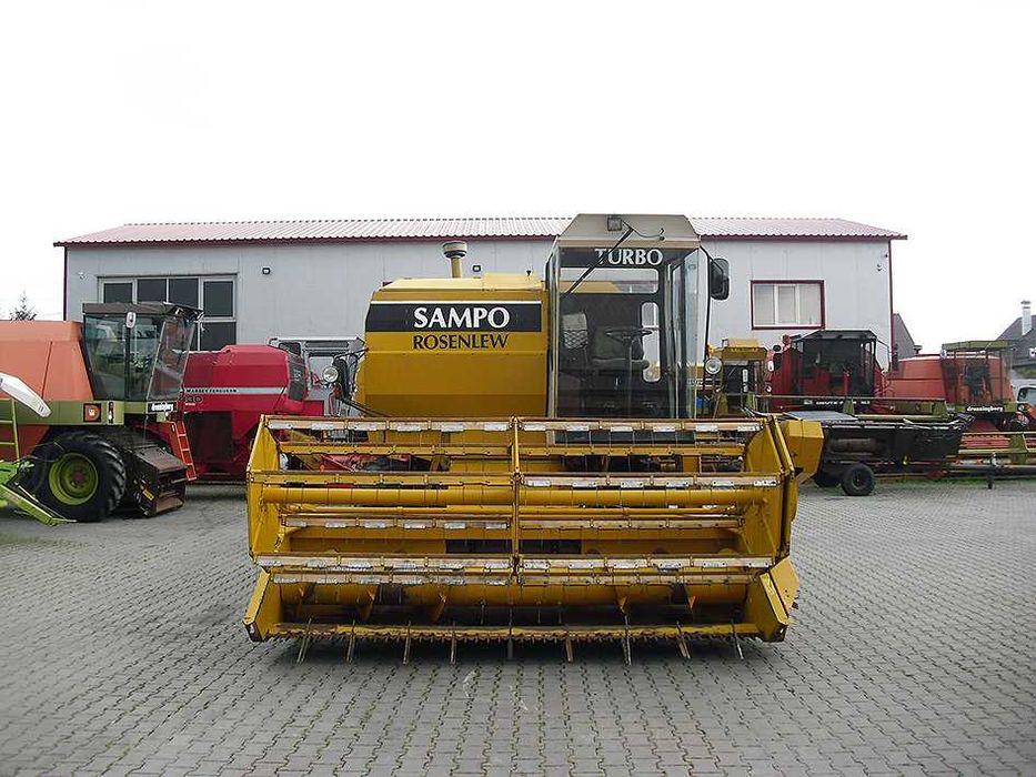 Зерноуборочный комбайн Sampo ROSENLEW 690