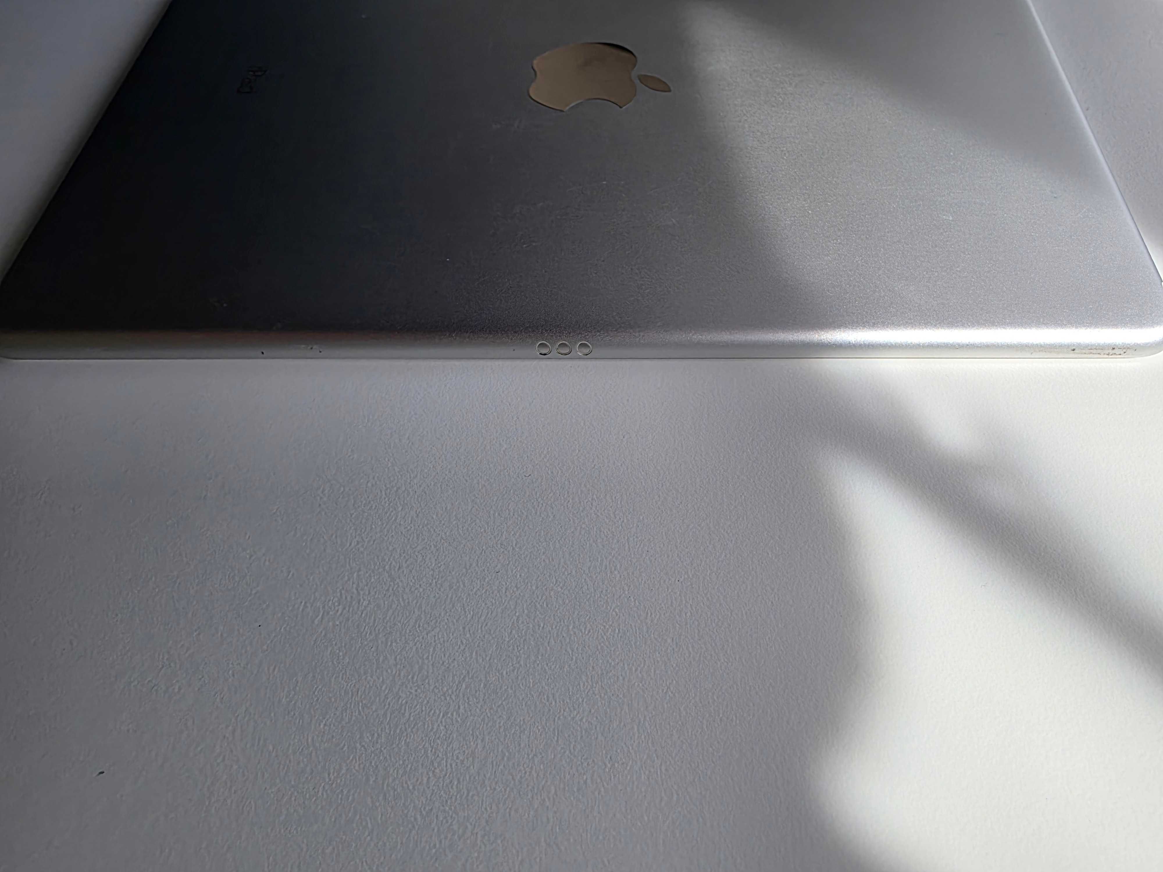 Tablet Ipad Pro 9.7 cali 32GB WI-FI  A1673 Srebrny Bateria 100%