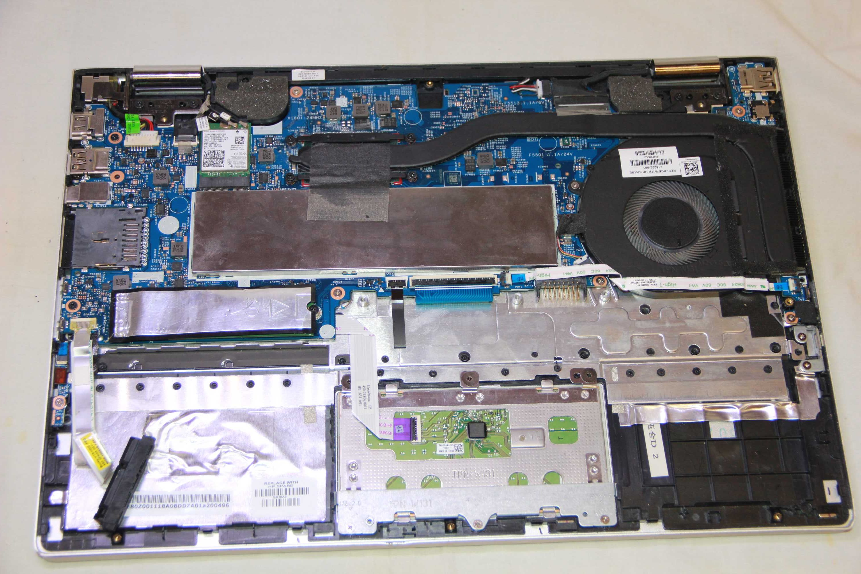 HP Pavilion 14m-cd0003dx Full IPS i5-8250U RAM8 SSD256