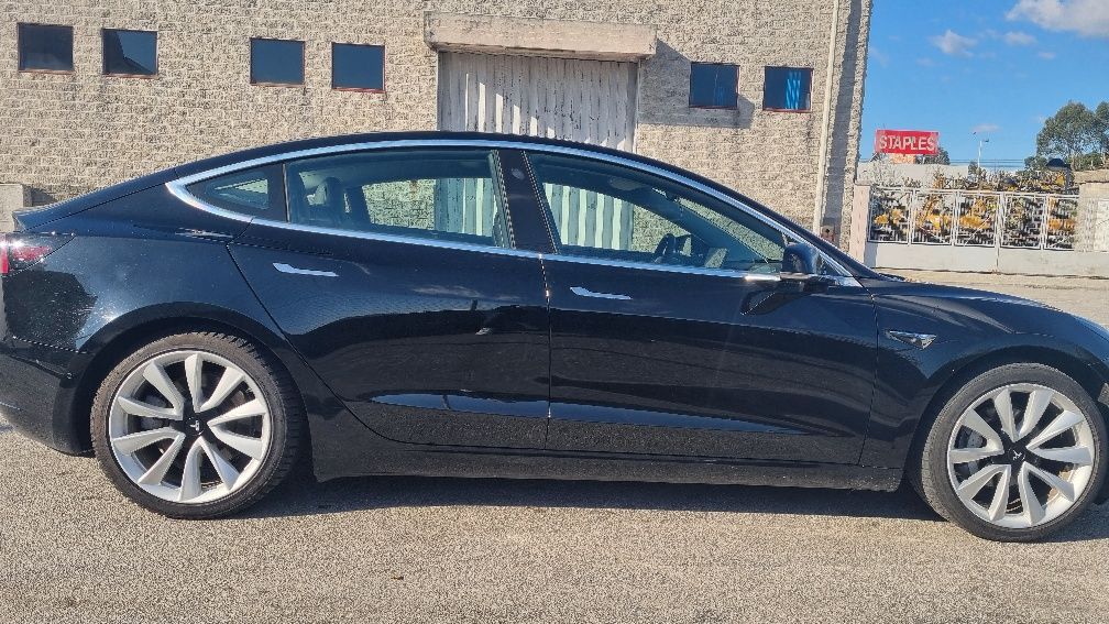 Tesla Model 3 Long Range AWD Dual Motor