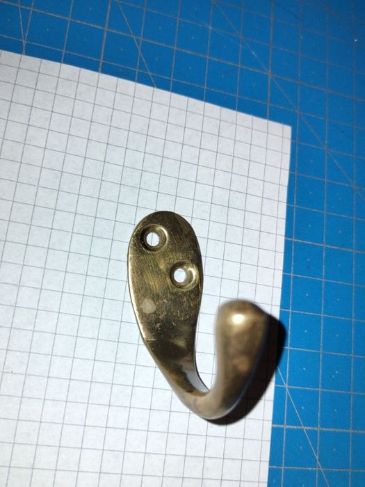 Крючок, вешалка из латуни.