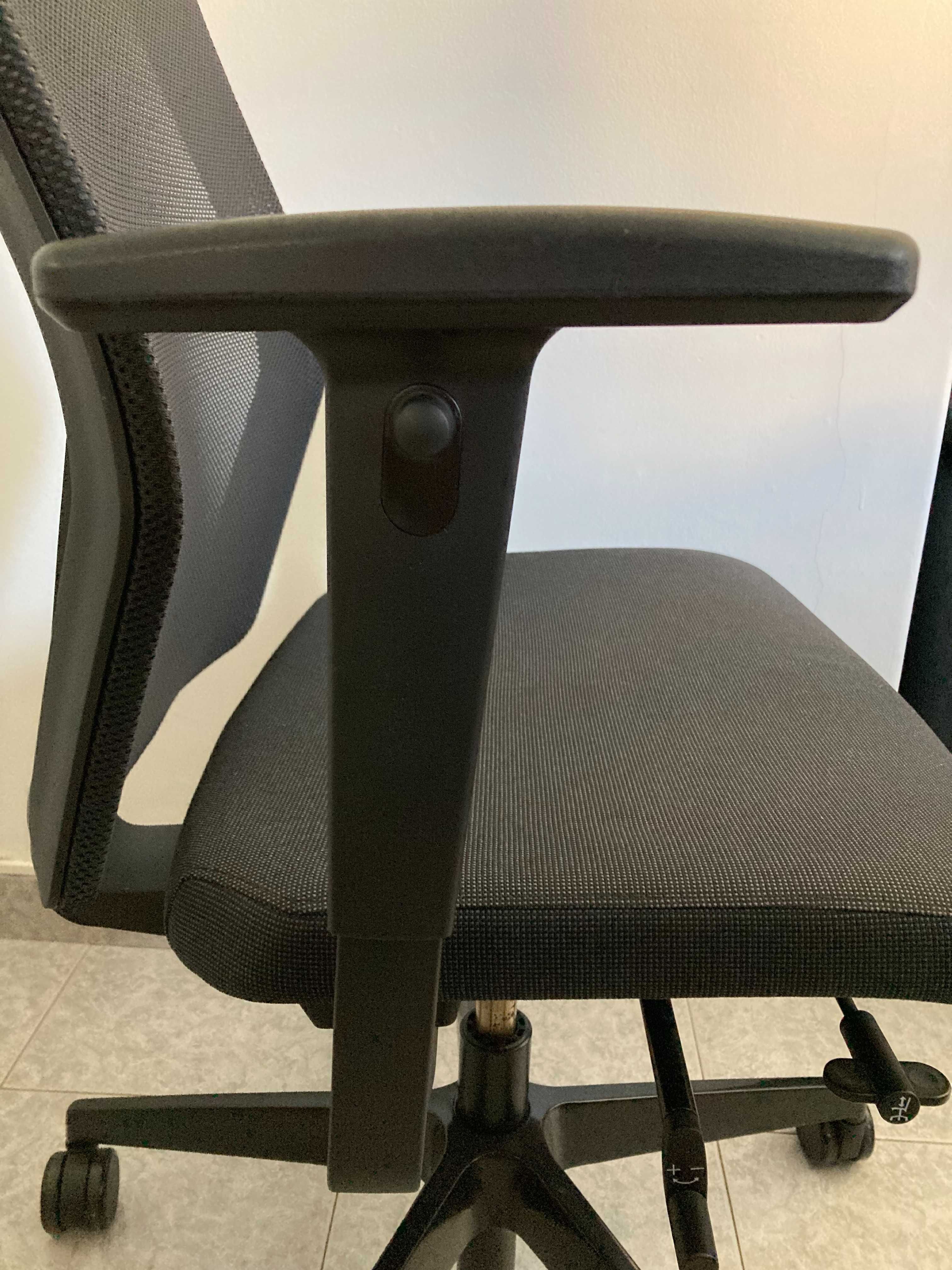 Cadeira Ergonómica (cinzento-escuro)