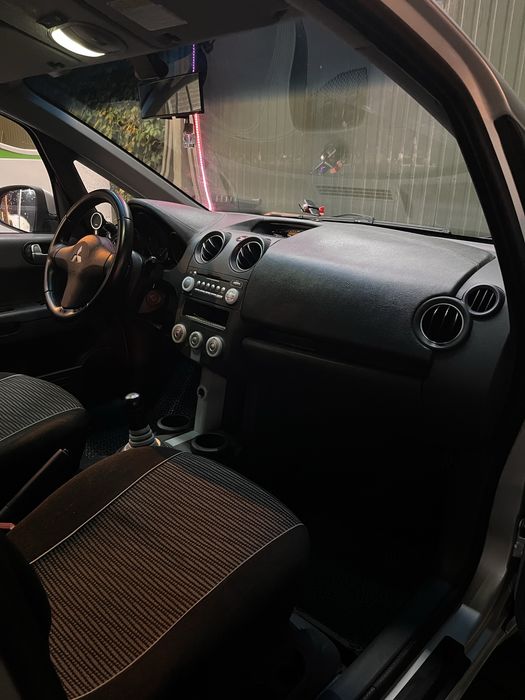 Mitsubishi Colt 2007 року