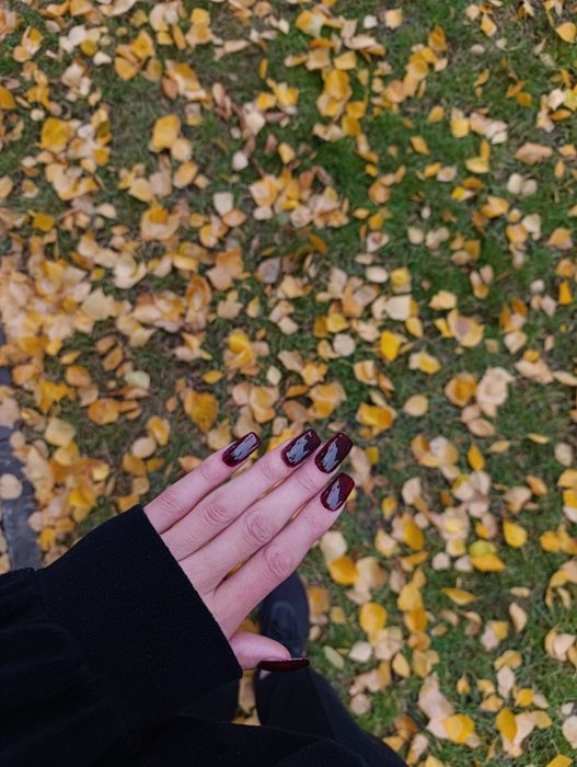 Манікюр, нарощення нігтів