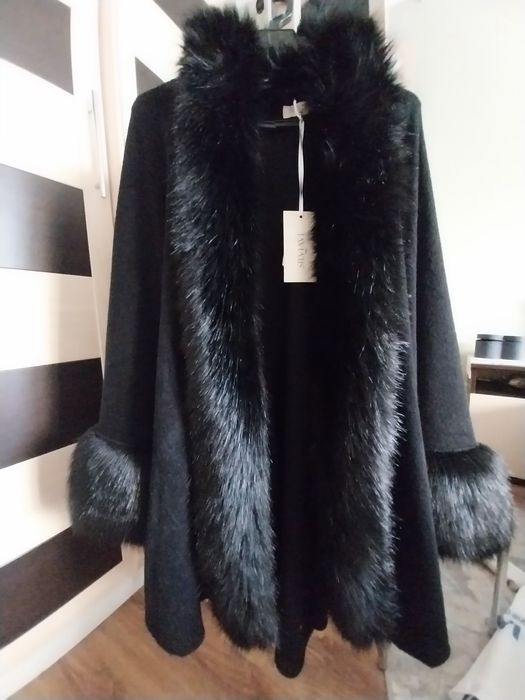 Розкішне манто пончо з хутром