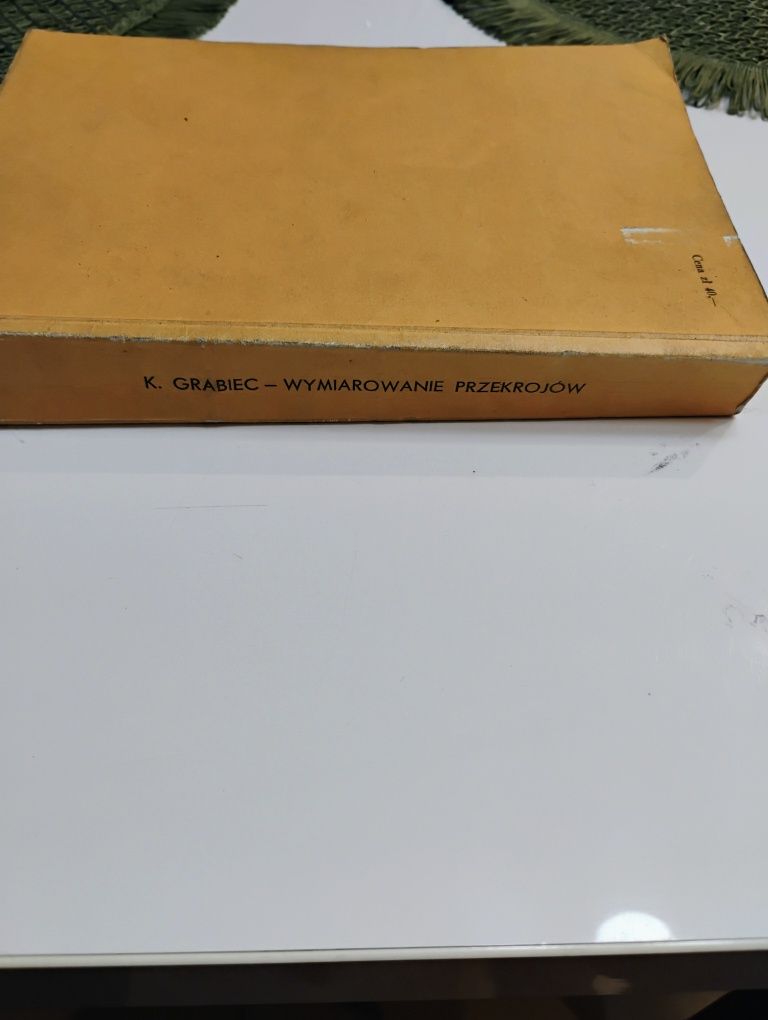 Stara książka Wymiarowanie przekrojów żelbetowych i betonowych PKP PRL