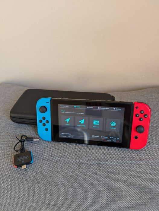 Zmodyfikowana Nintendo Switch + etui + karta microSD 128 GB + jig