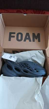 Yeezy foam runner 43 Carbon