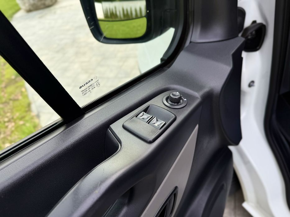 Renault Trafic 9-місць ПАСАЖИР