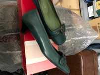 Sapatos de pele autêntica