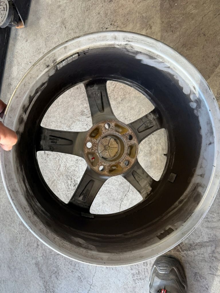 Felgi aluminiowe dezent 5x120 et18 8x17j