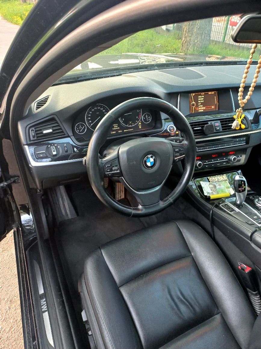 Автомобіль bmw 520