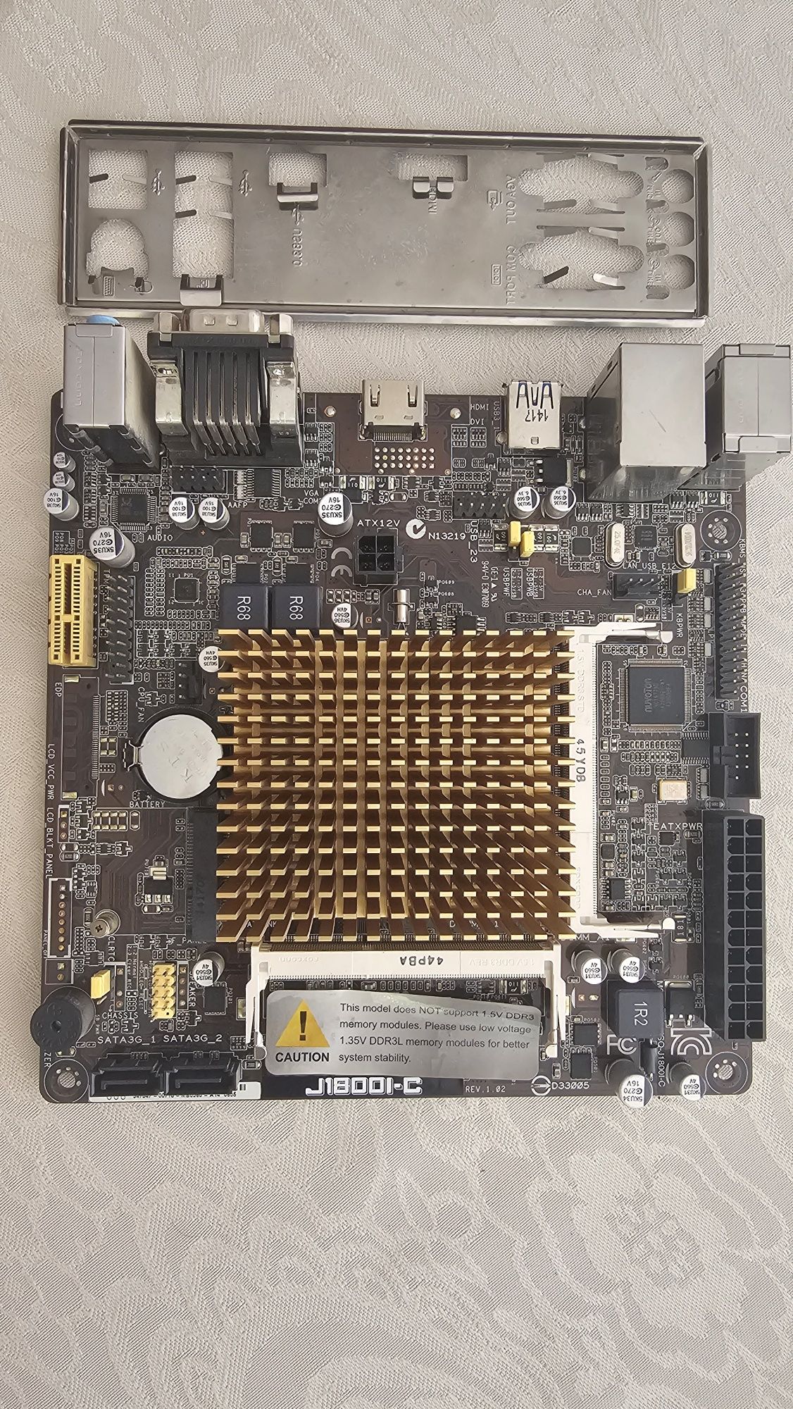 Asus J1800i-c ТОПчик mini itx ноутбучна память.