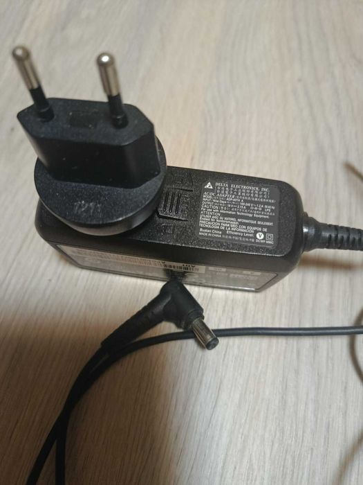 Блок питания для ноутбука 19V 2.15A 40W (5.5x1.7mm) ADP-40TH б/у