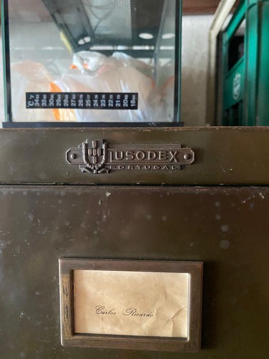 Arquivo em ferro antigo