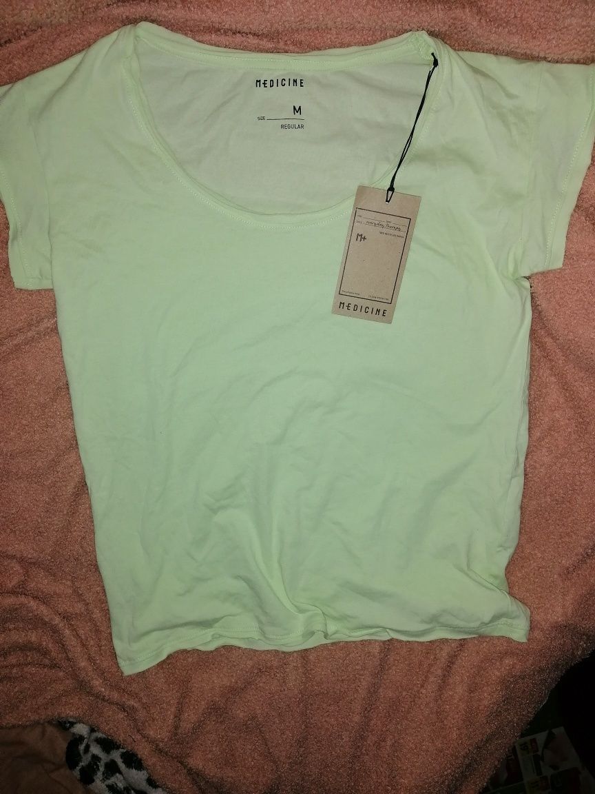 MEDiCiNE nowa jasnozielona Bluzka koszulka t-shirt Z surowymi brzegami