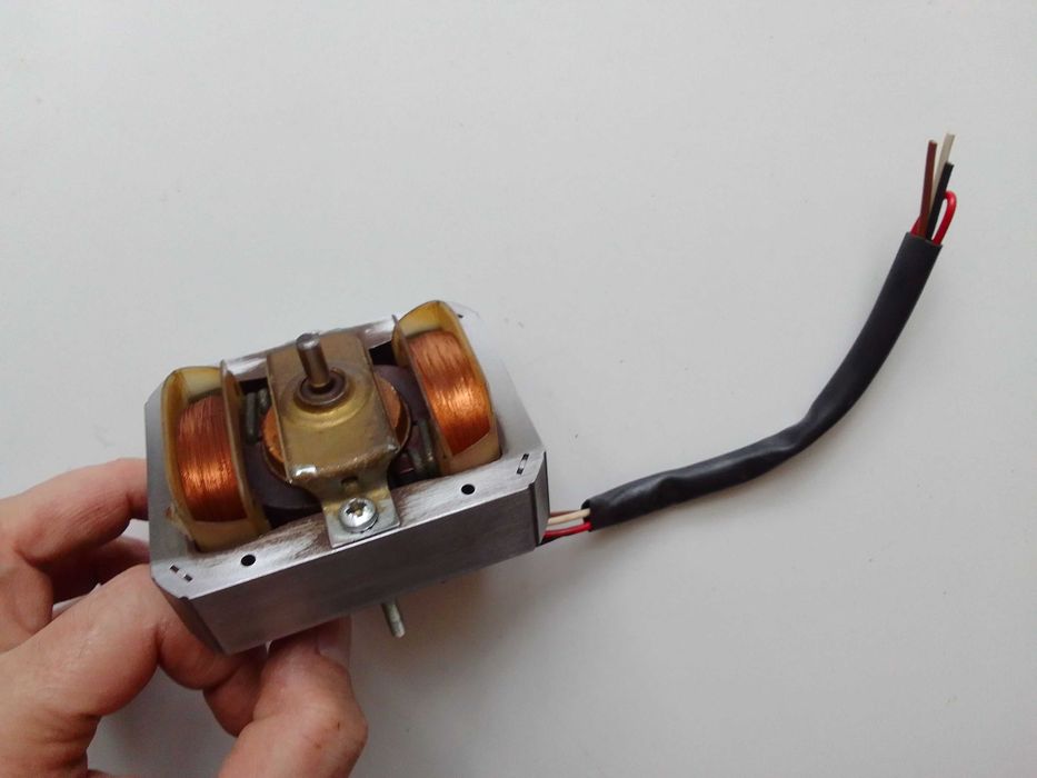 Silnik 3 biegi od okapu kuchennego Smoka i inne,silnik 220-240V 110W