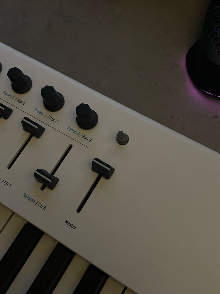 Arturia KeyLab essential 88 mk3 mk2 midi keyboard pianino nauka