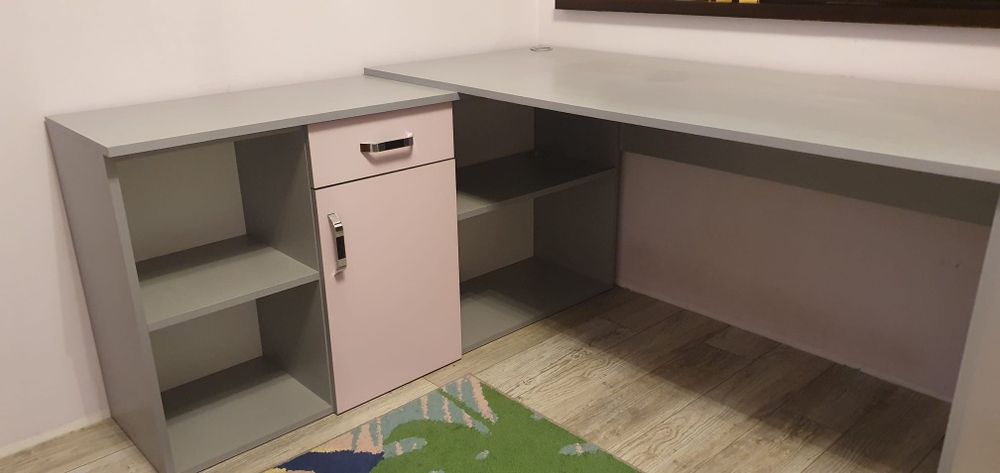 Sprzedam biurko dla dziecka