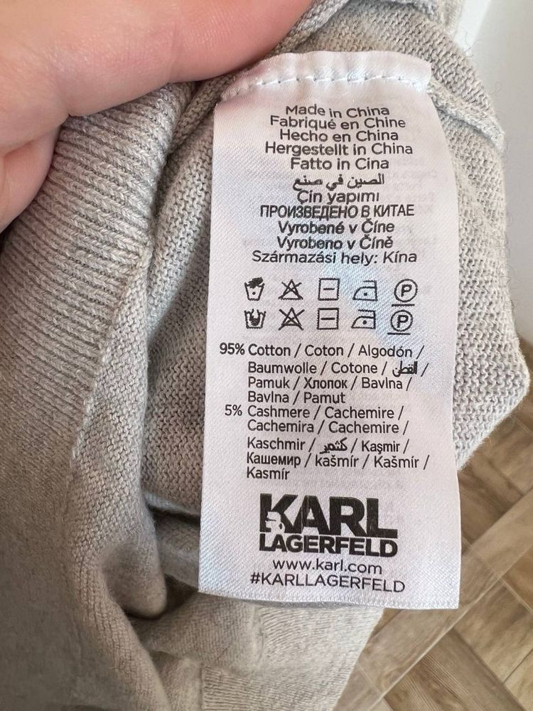 Женский Свитер Karl Lagerfeld  в идеальном состоянии кофта, джемпер