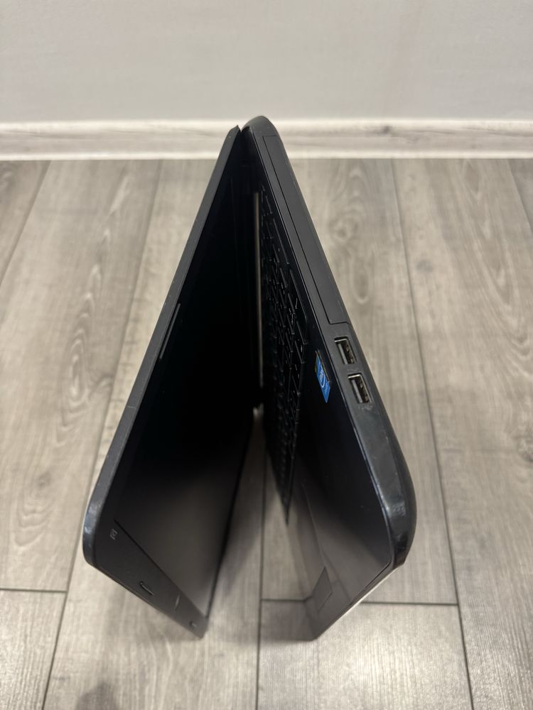Безшумний ноутбук HP, 8Gb, нова SSD120Gb, батарея тримає, налаштований