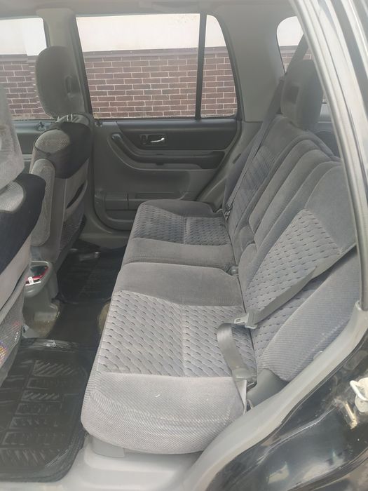 продам в хорошем состоянии Honda CRV ту что на фото