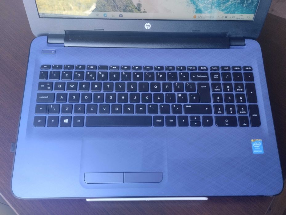 Laptop HP ze sprawną baterią, 8 GB RAM, dysk SSD, Win 10
