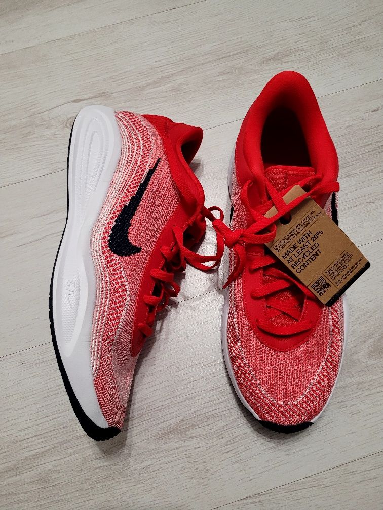 Кроссовки NIKE G.T. Hustle Academy нові original